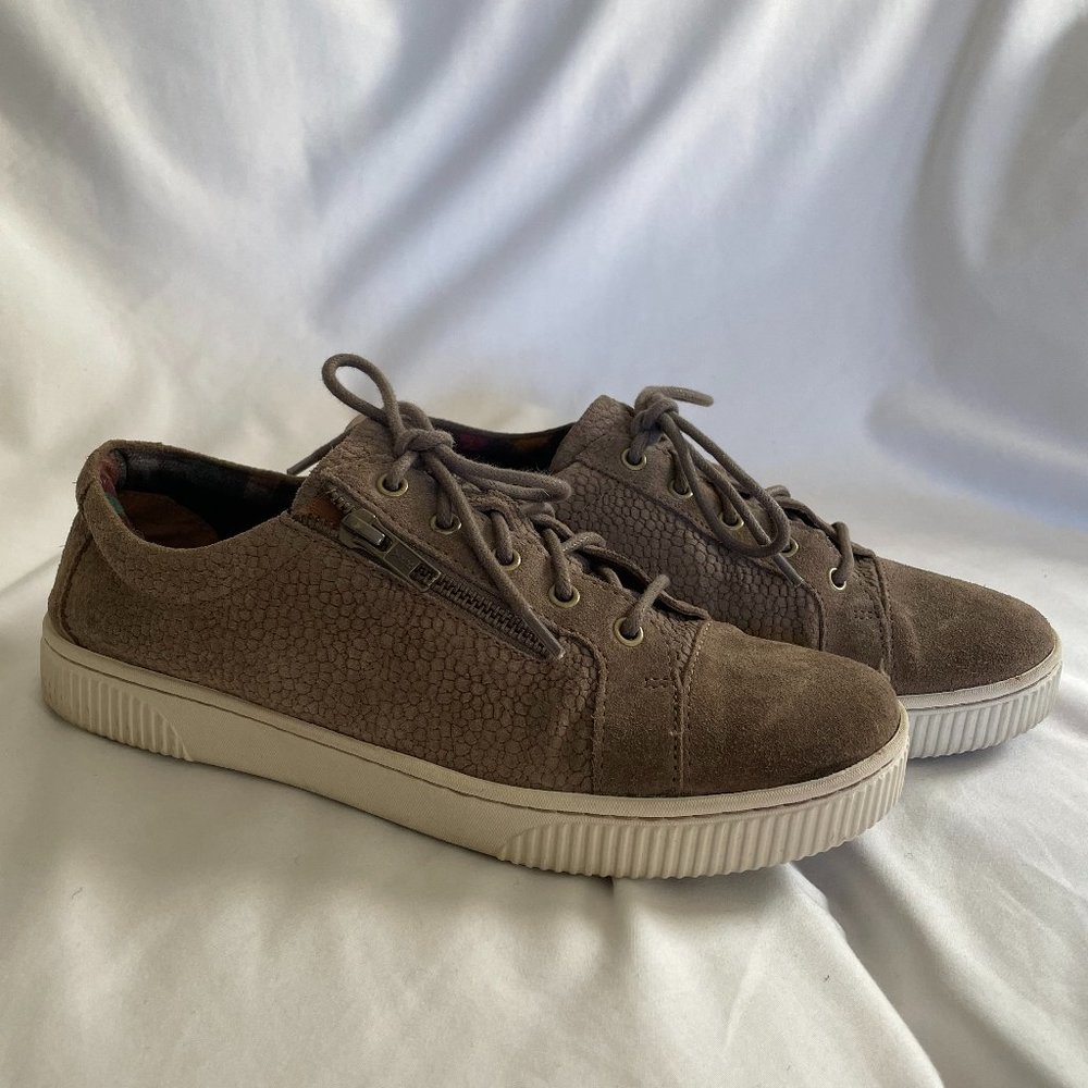 BORN Leather Suede Textured Sneaker